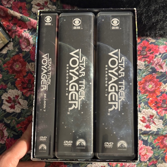 Star Trek Voyager Complete Series Box Set - Picture 5 of 12